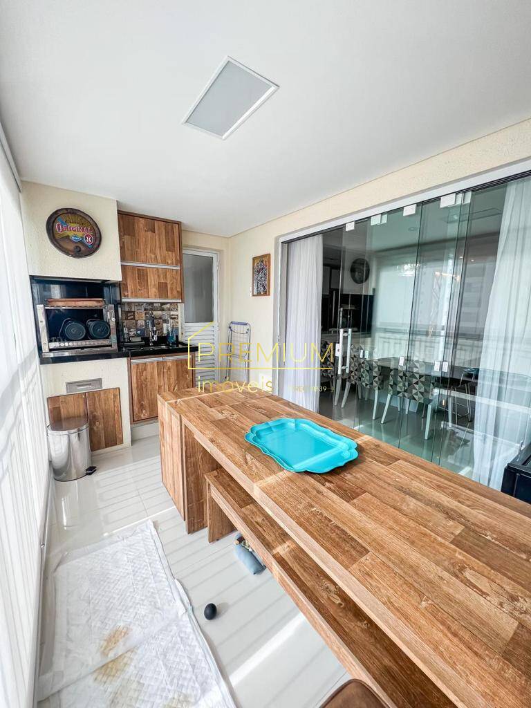 Apartamento à venda com 3 quartos, 131m² - Foto 1