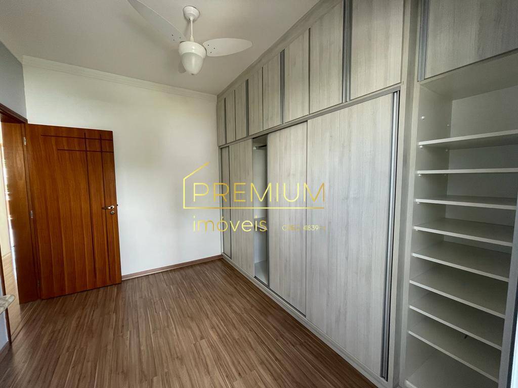 Casa à venda com 5 quartos, 340m² - Foto 4